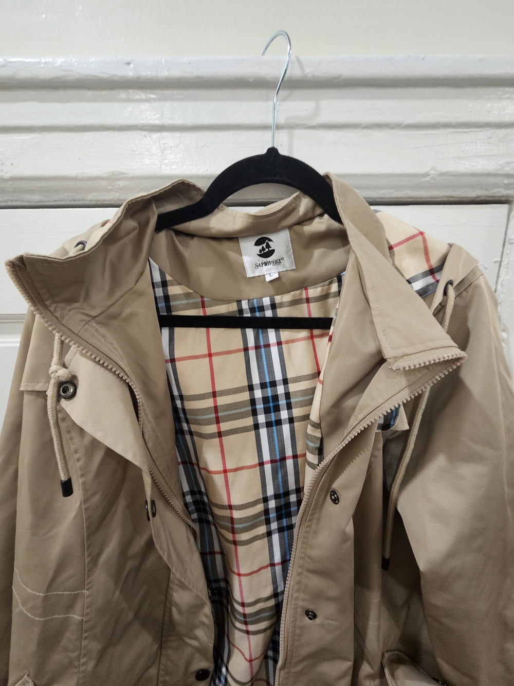 Classic Beige Trench Coat with Plaid Lining - Picture 2 of 3
